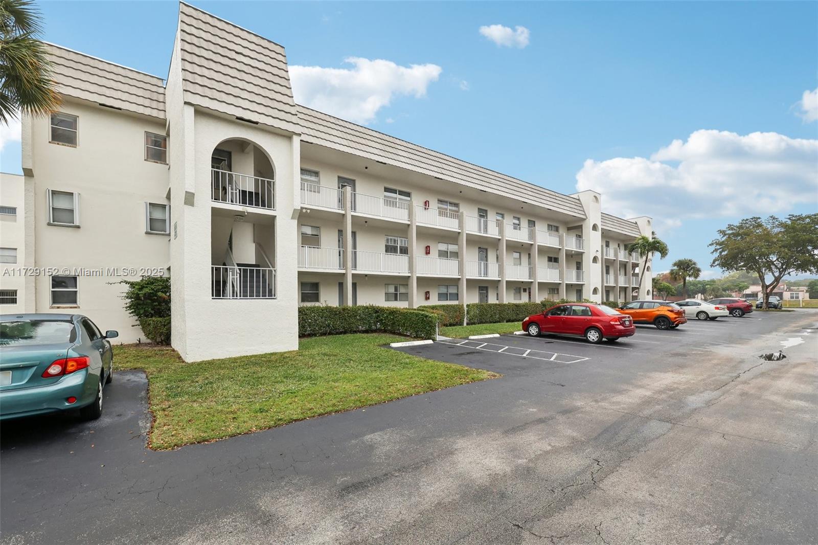8280 Sunrise Lakes Blvd Unit: 202