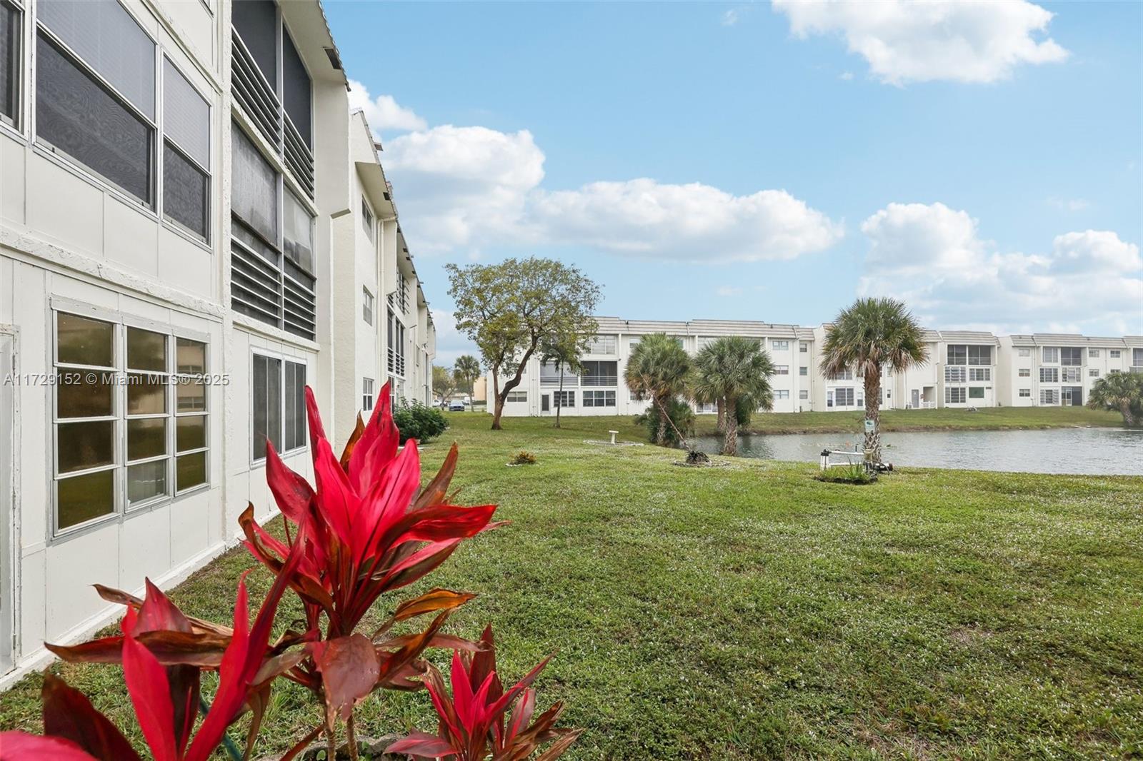 8280 Sunrise Lakes Blvd Unit: 202