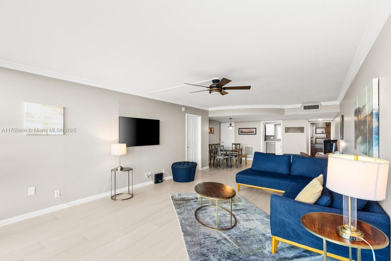 301 Lake Shore Dr # 106