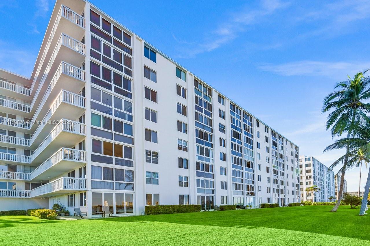 301 Lake Shore Dr # 106