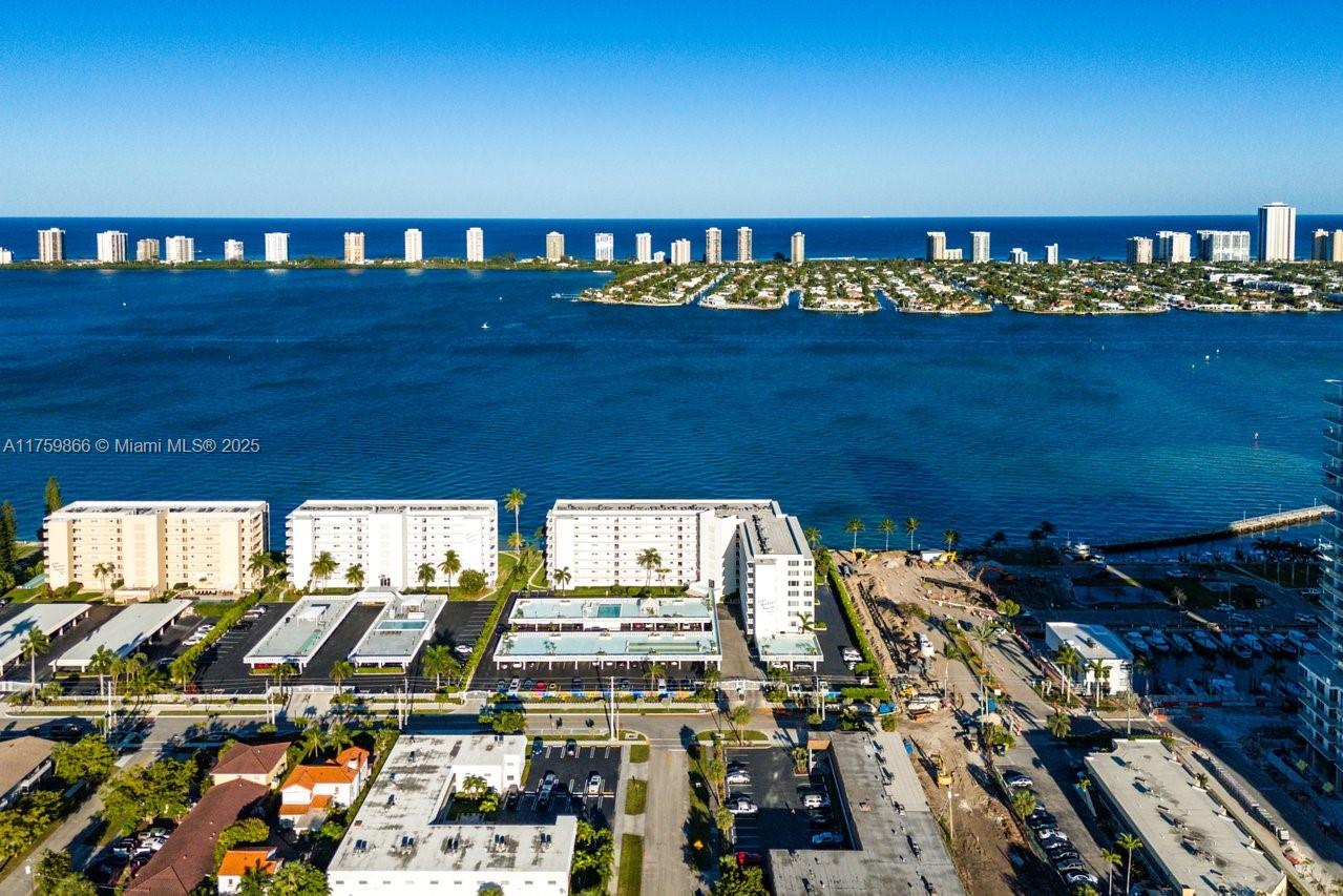 301 Lake Shore Dr # 106