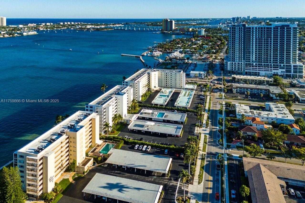 301 Lake Shore Dr # 106