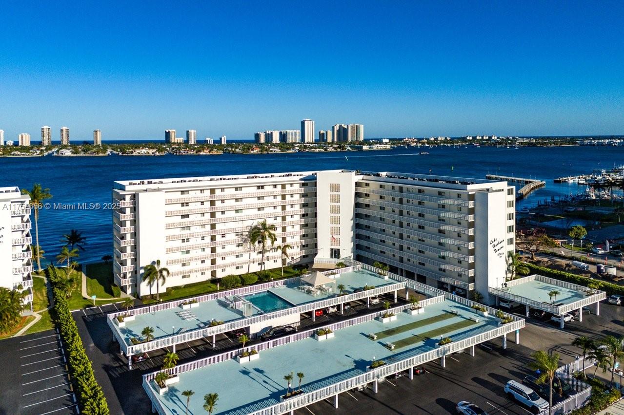 301 Lake Shore Dr # 106