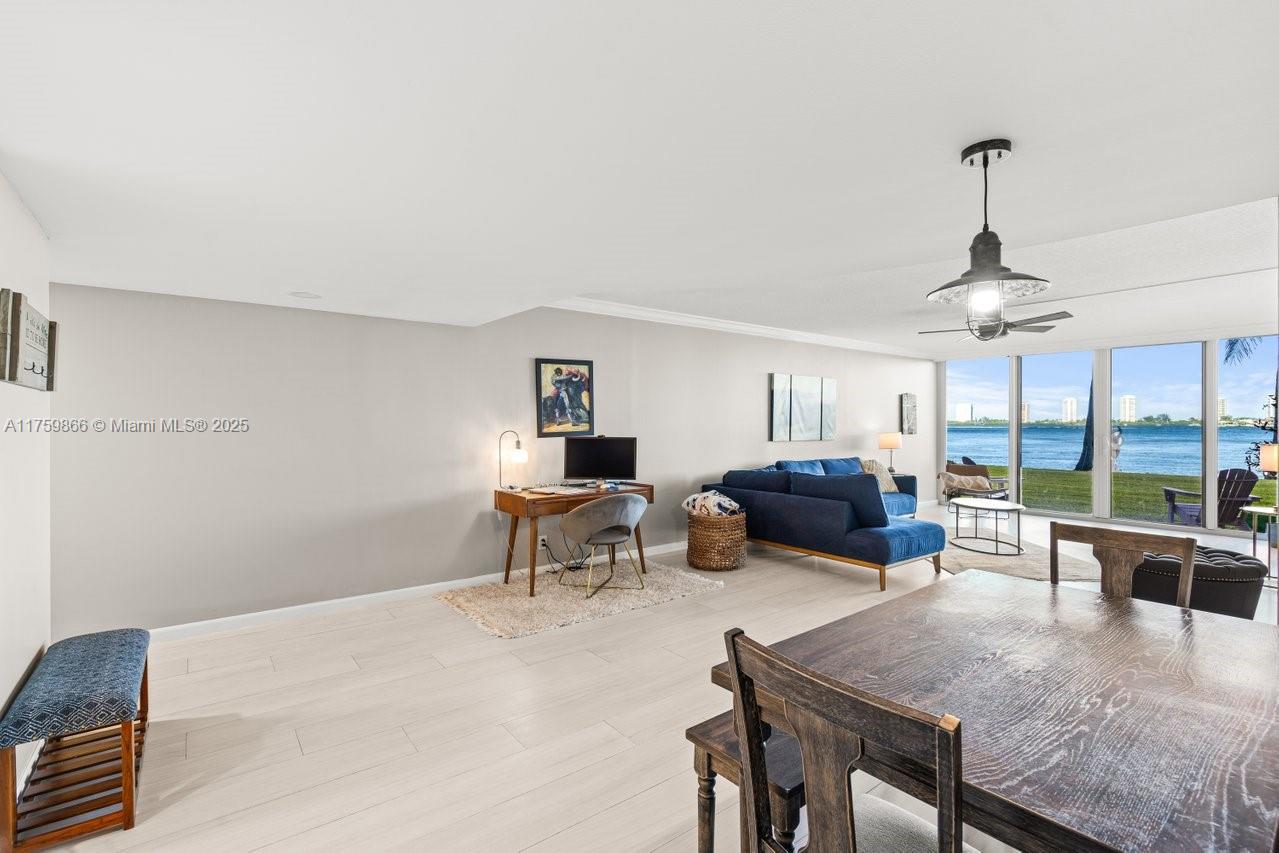 301 Lake Shore Dr # 106