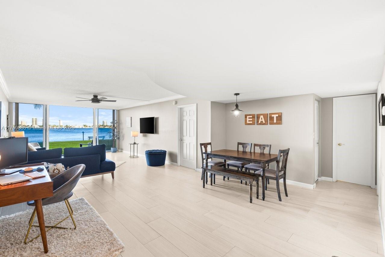 301 Lake Shore Dr # 106