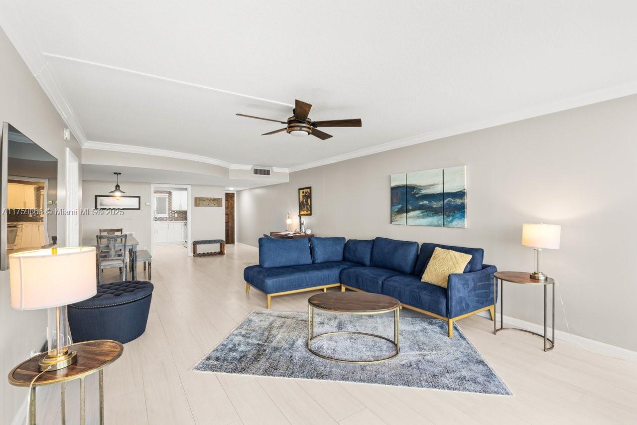 301 Lake Shore Dr # 106