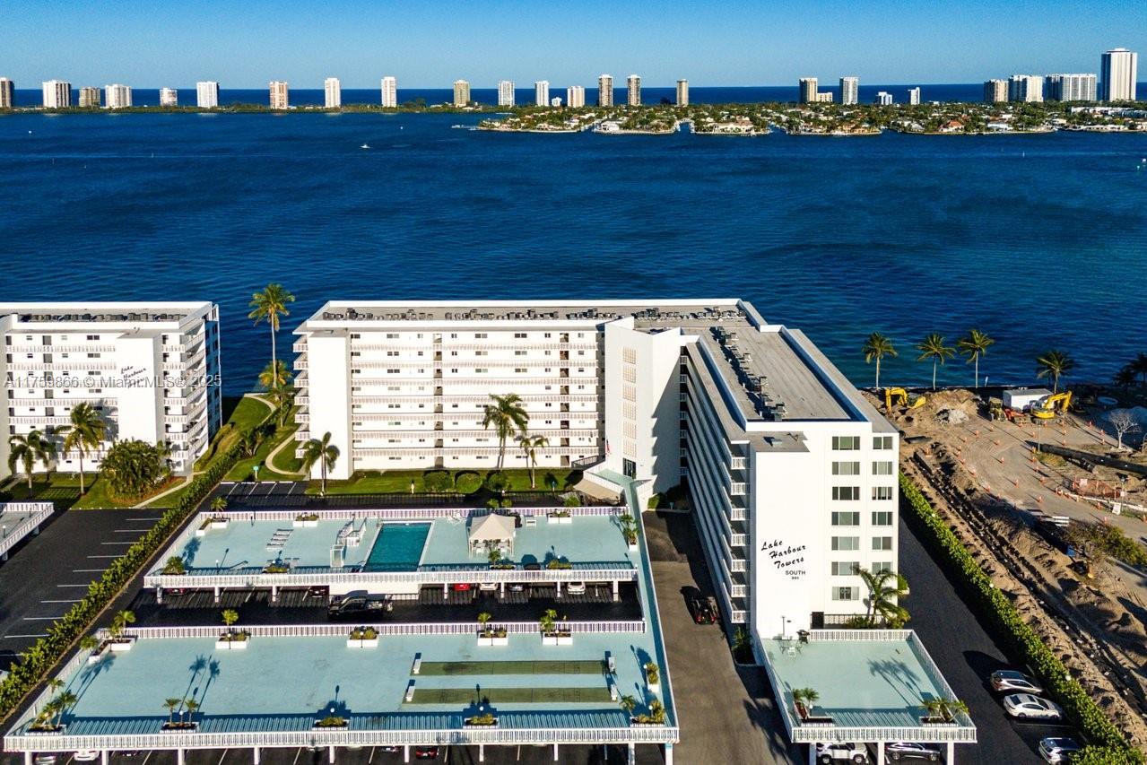 301 Lake Shore Dr # 106