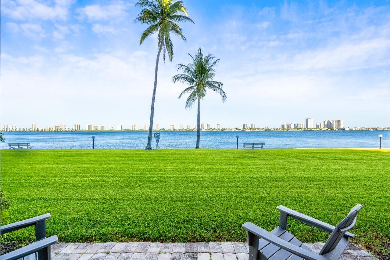 301 Lake Shore Dr # 106