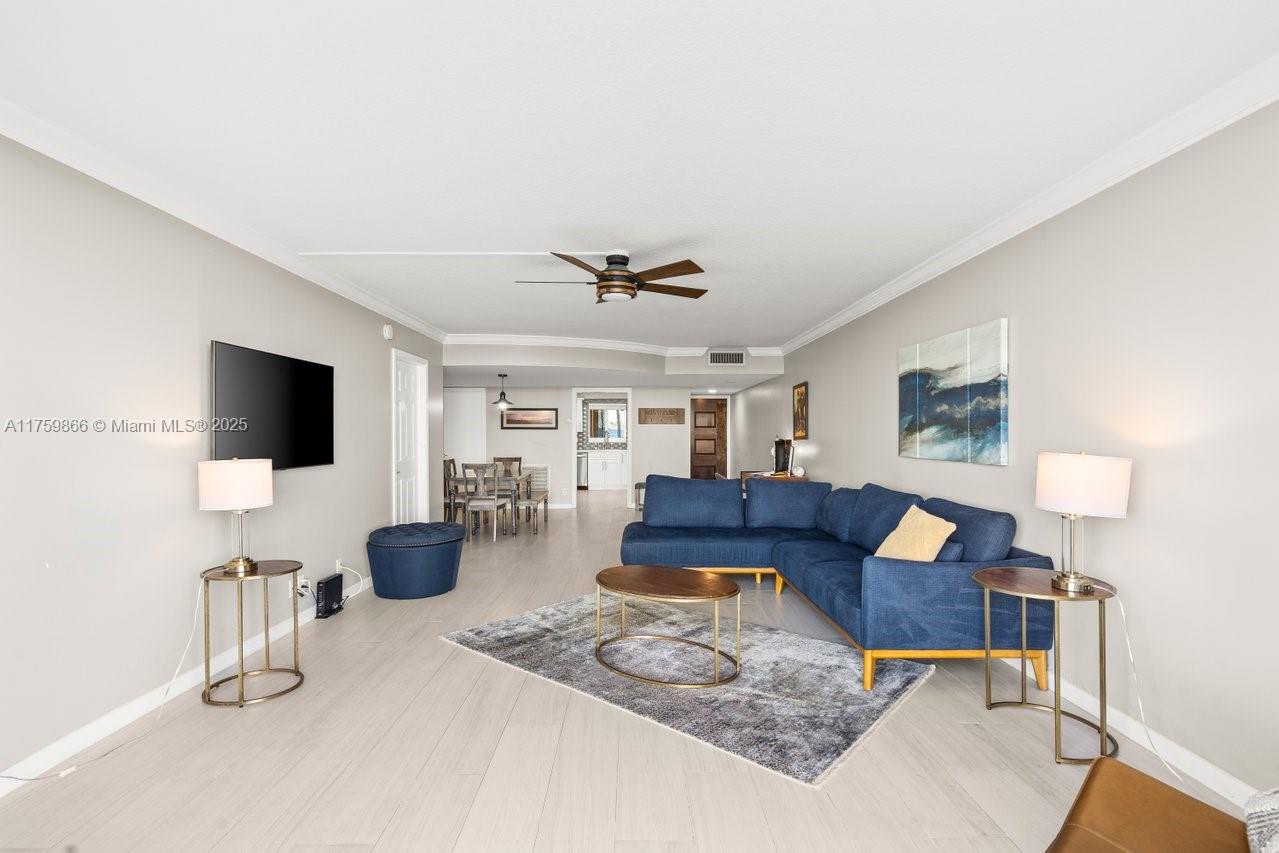 301 Lake Shore Dr # 106