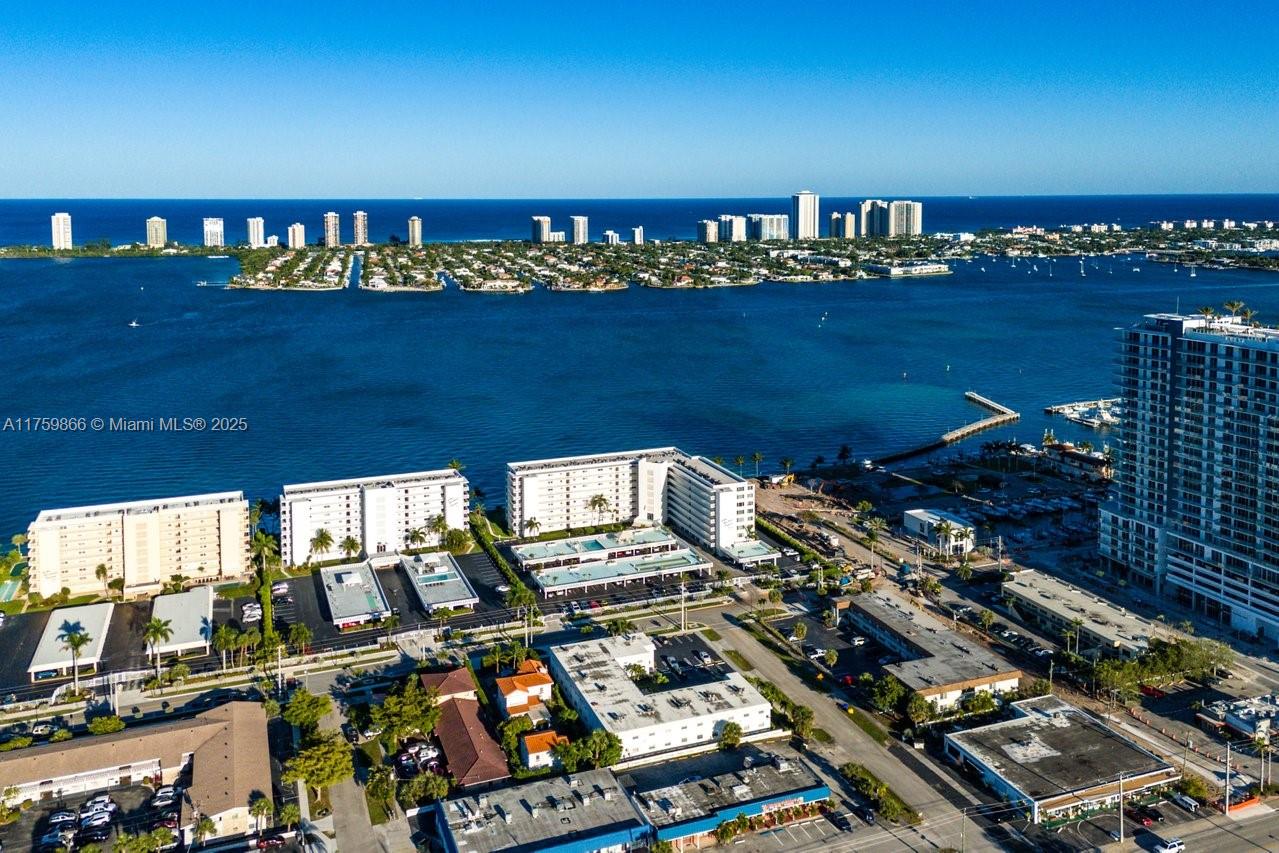 301 Lake Shore Dr # 106