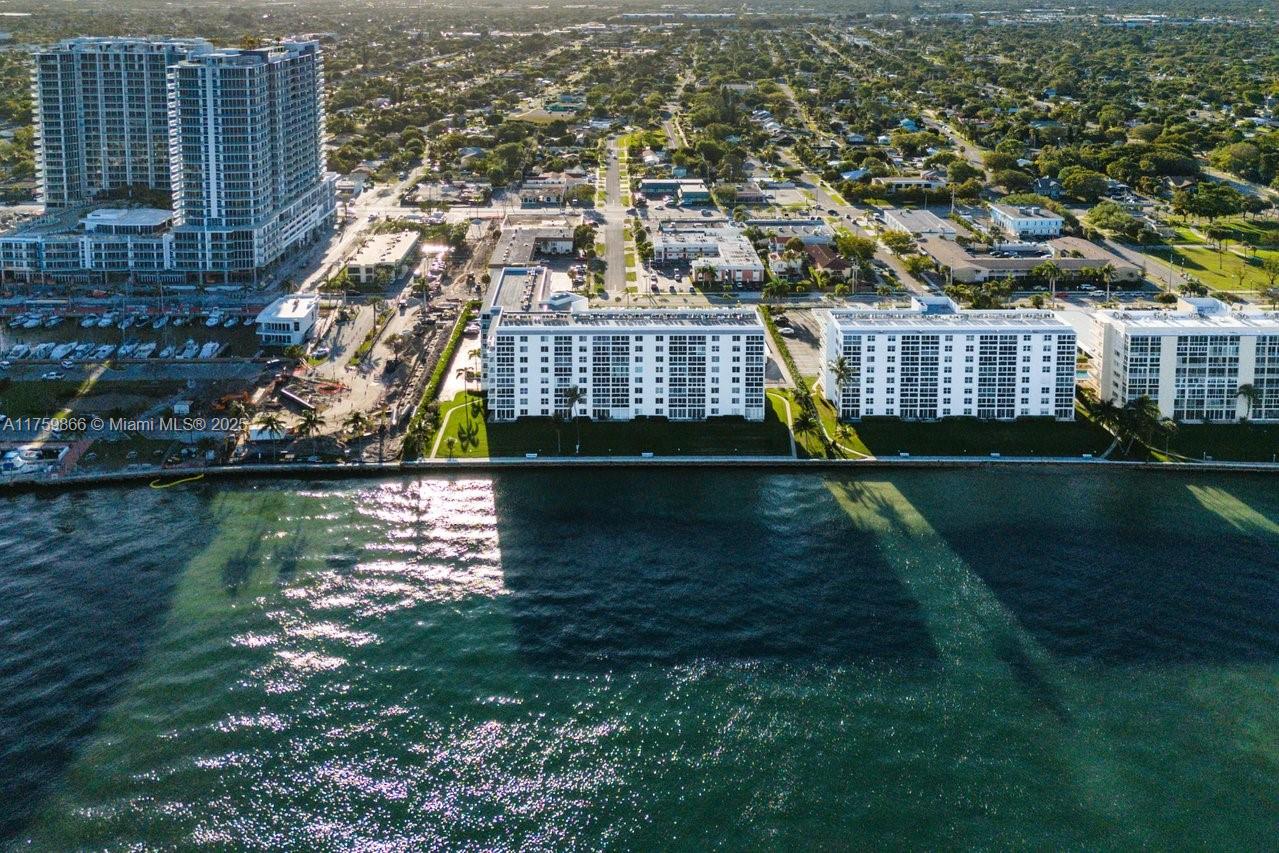 301 Lake Shore Dr # 106