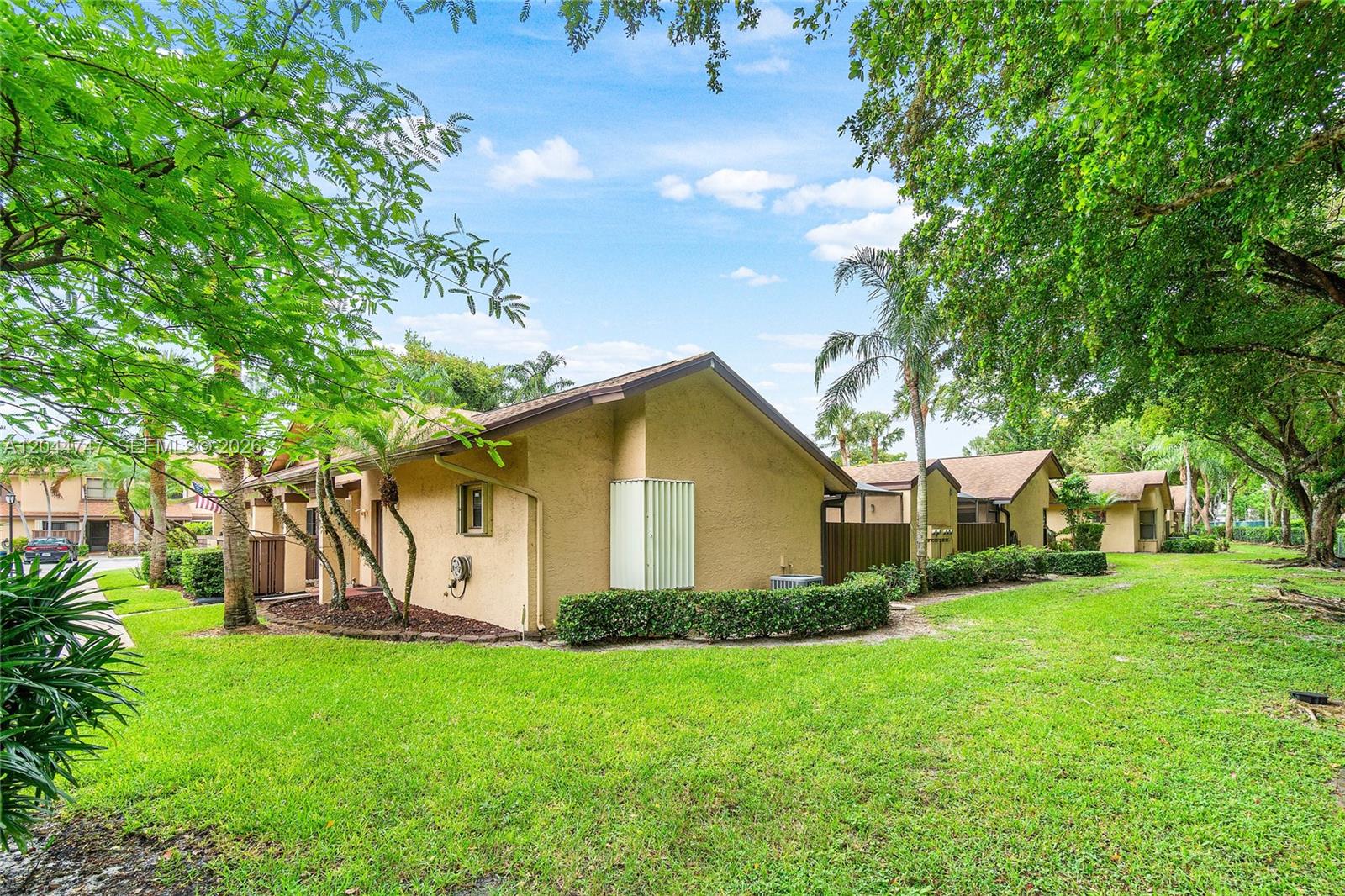 3953 Cocoplum Cir # 3609
