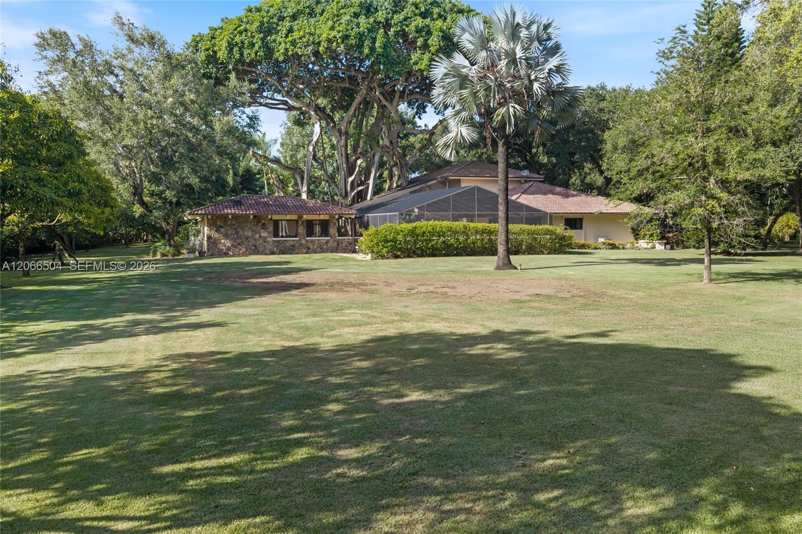9490 Old Cutler Ln