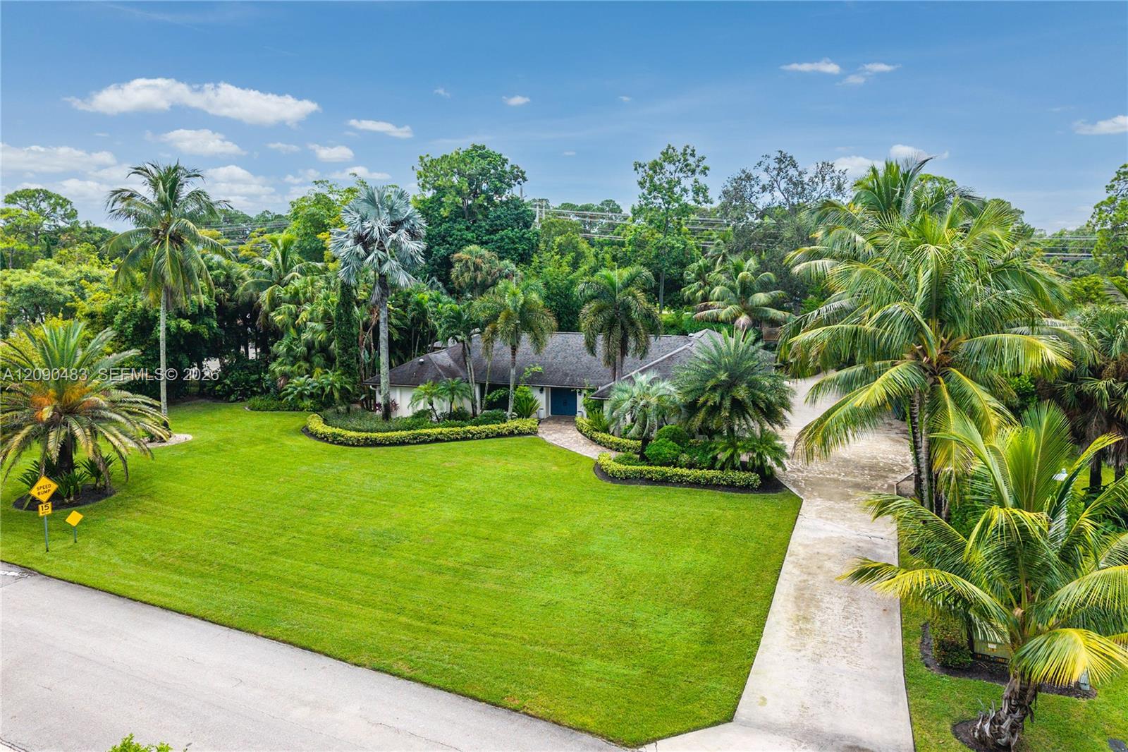12466 Quercus Ln