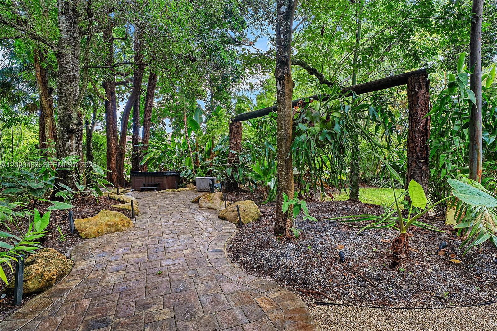 12466 Quercus Ln