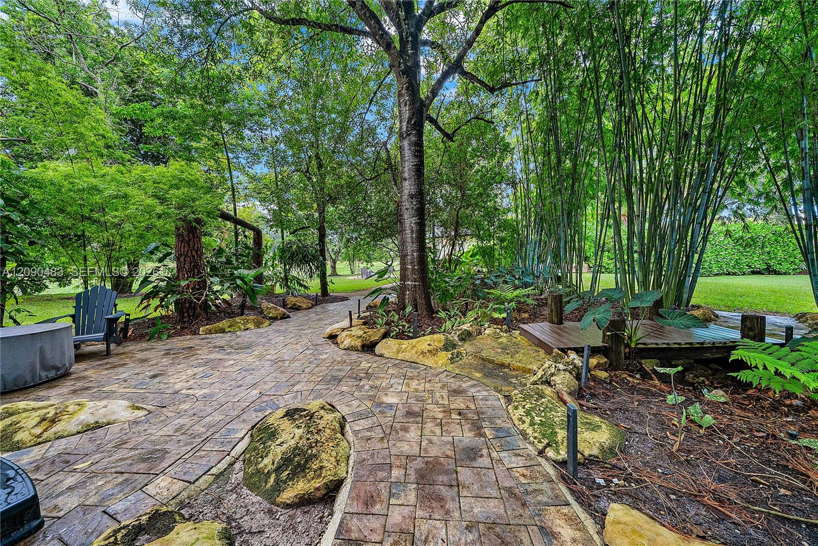 12466 Quercus Ln