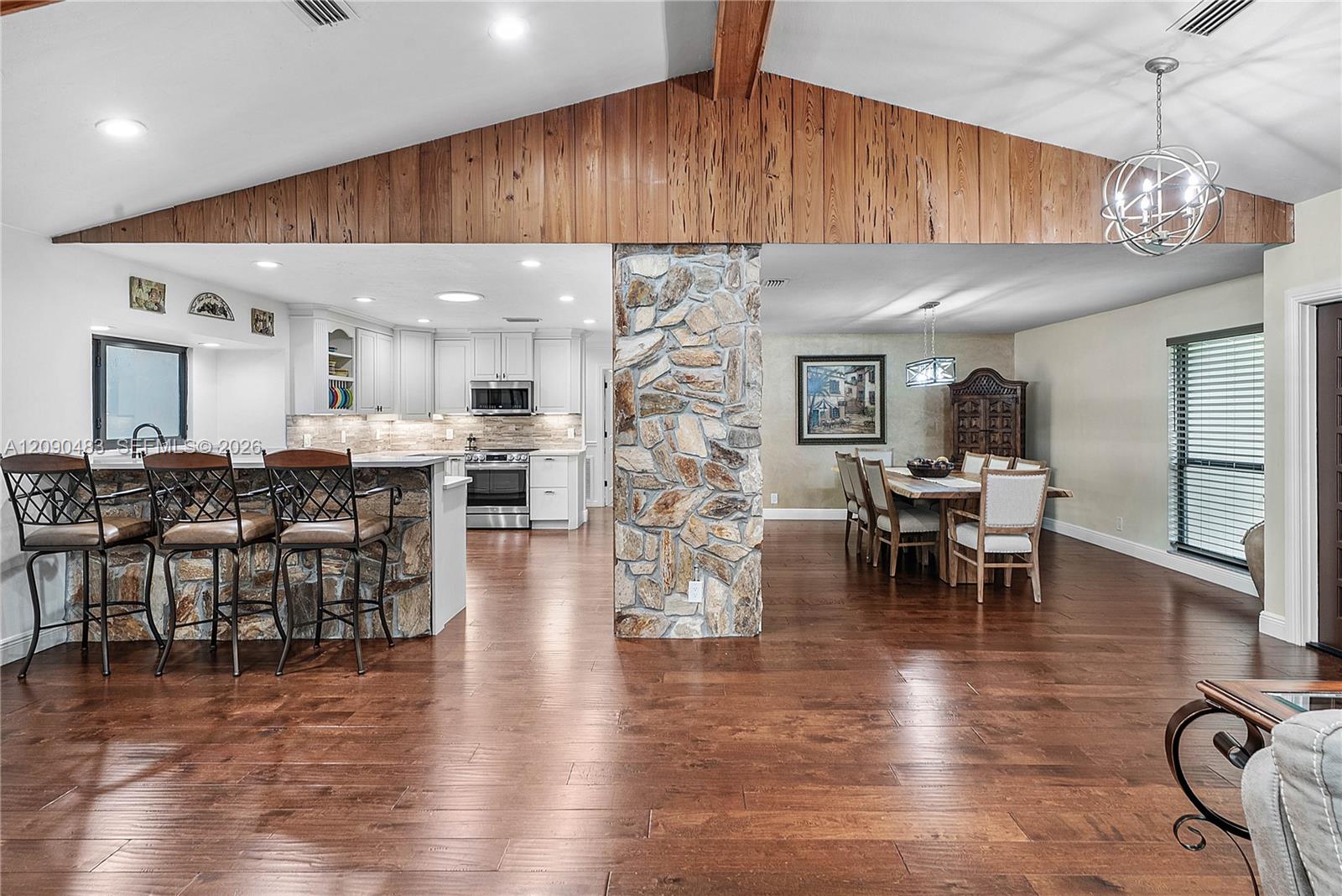 12466 Quercus Ln
