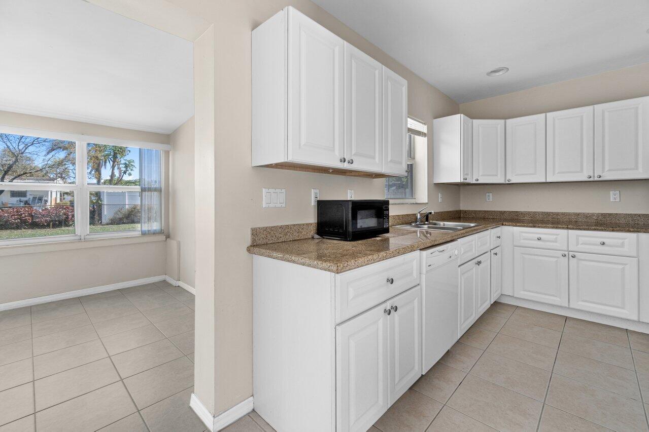 440 Prosperity Farms Rd