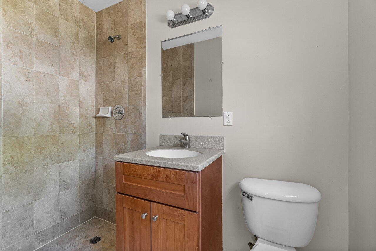 440 Prosperity Farms Rd