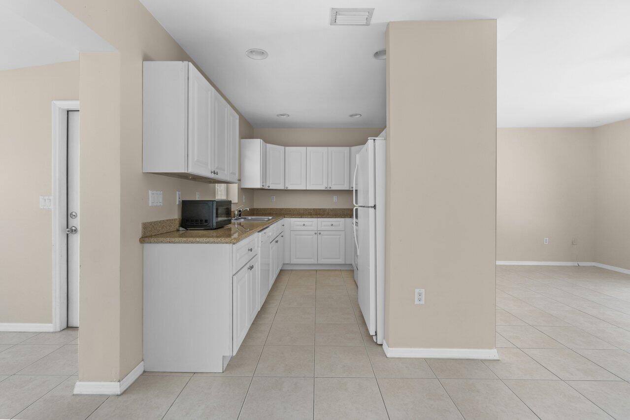 440 Prosperity Farms Rd