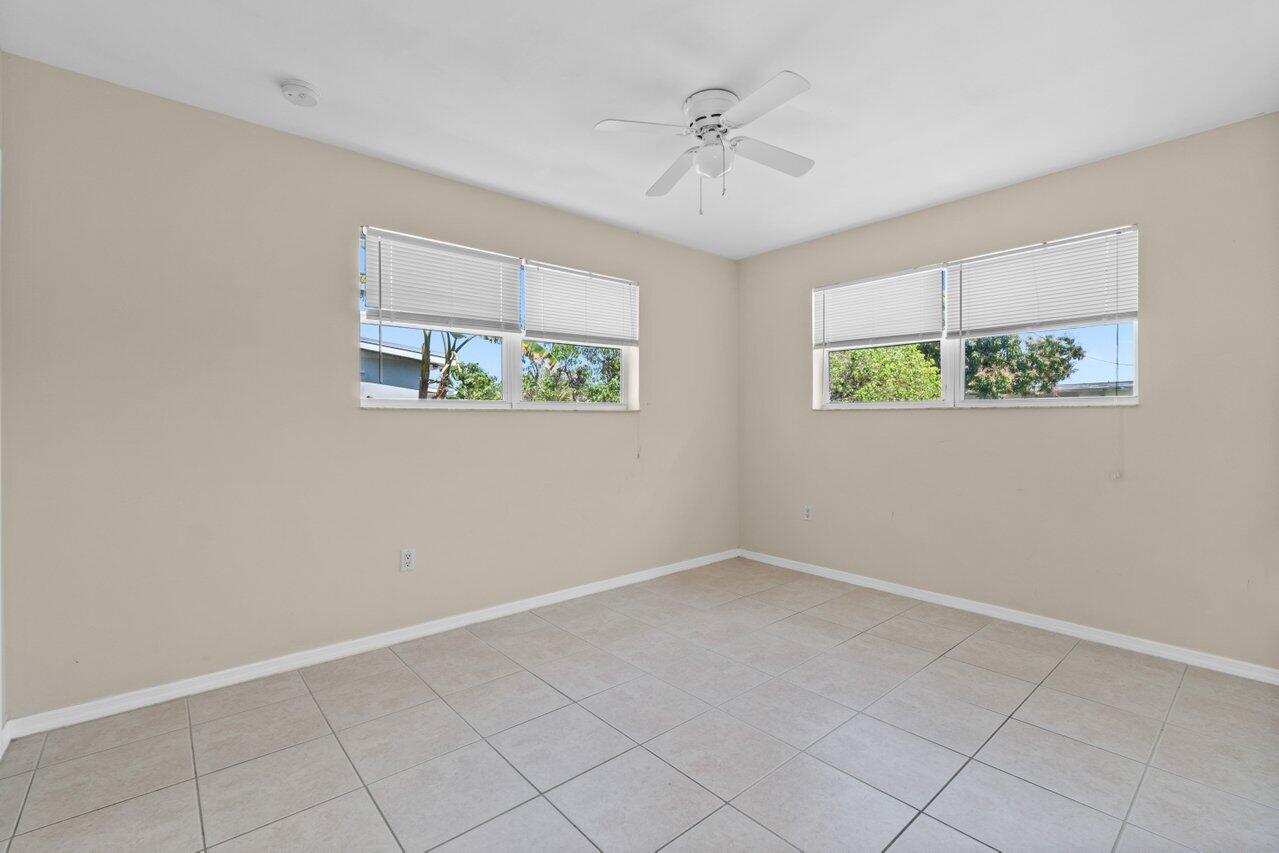 440 Prosperity Farms Rd