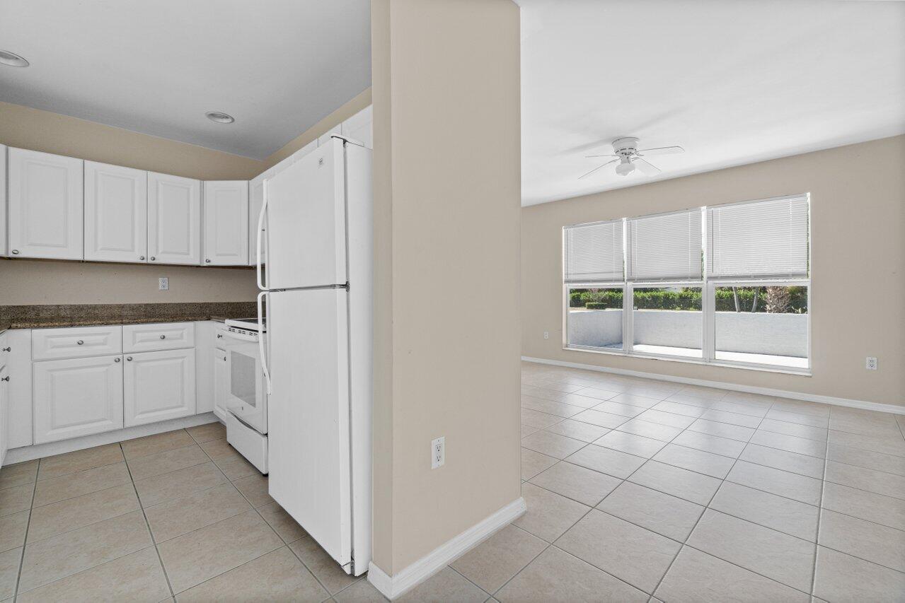 440 Prosperity Farms Rd