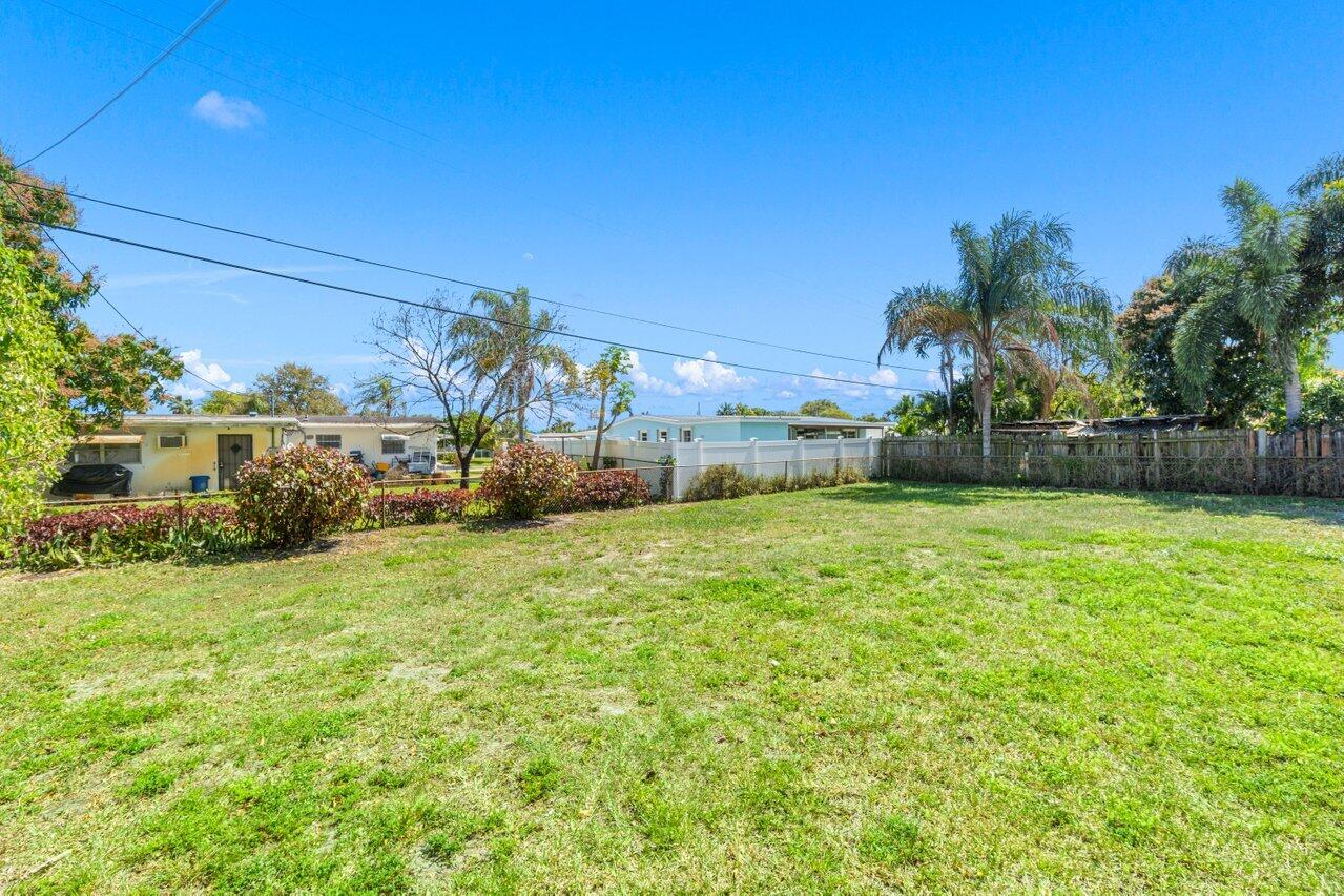 440 Prosperity Farms Rd