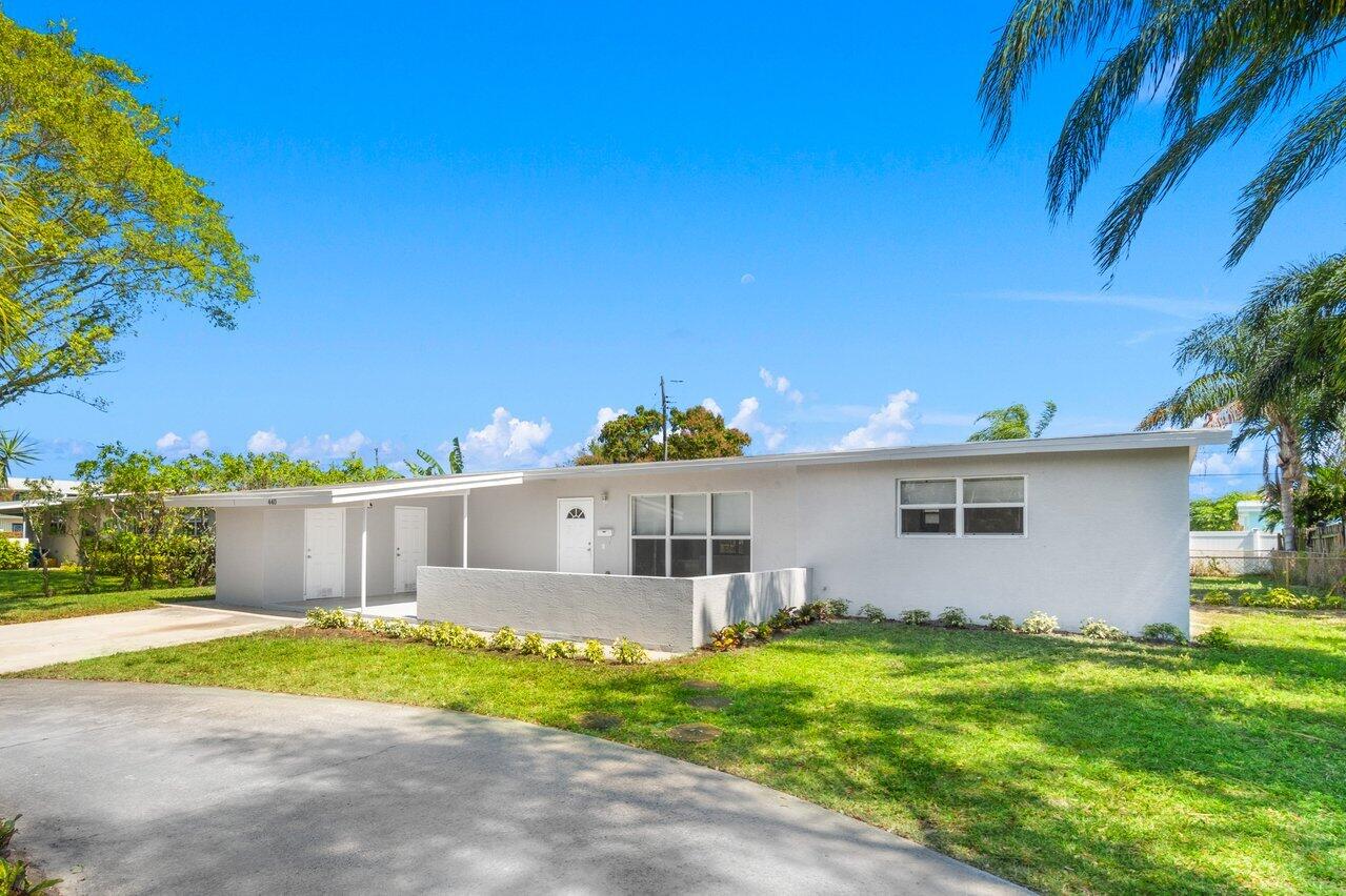 440 Prosperity Farms Rd