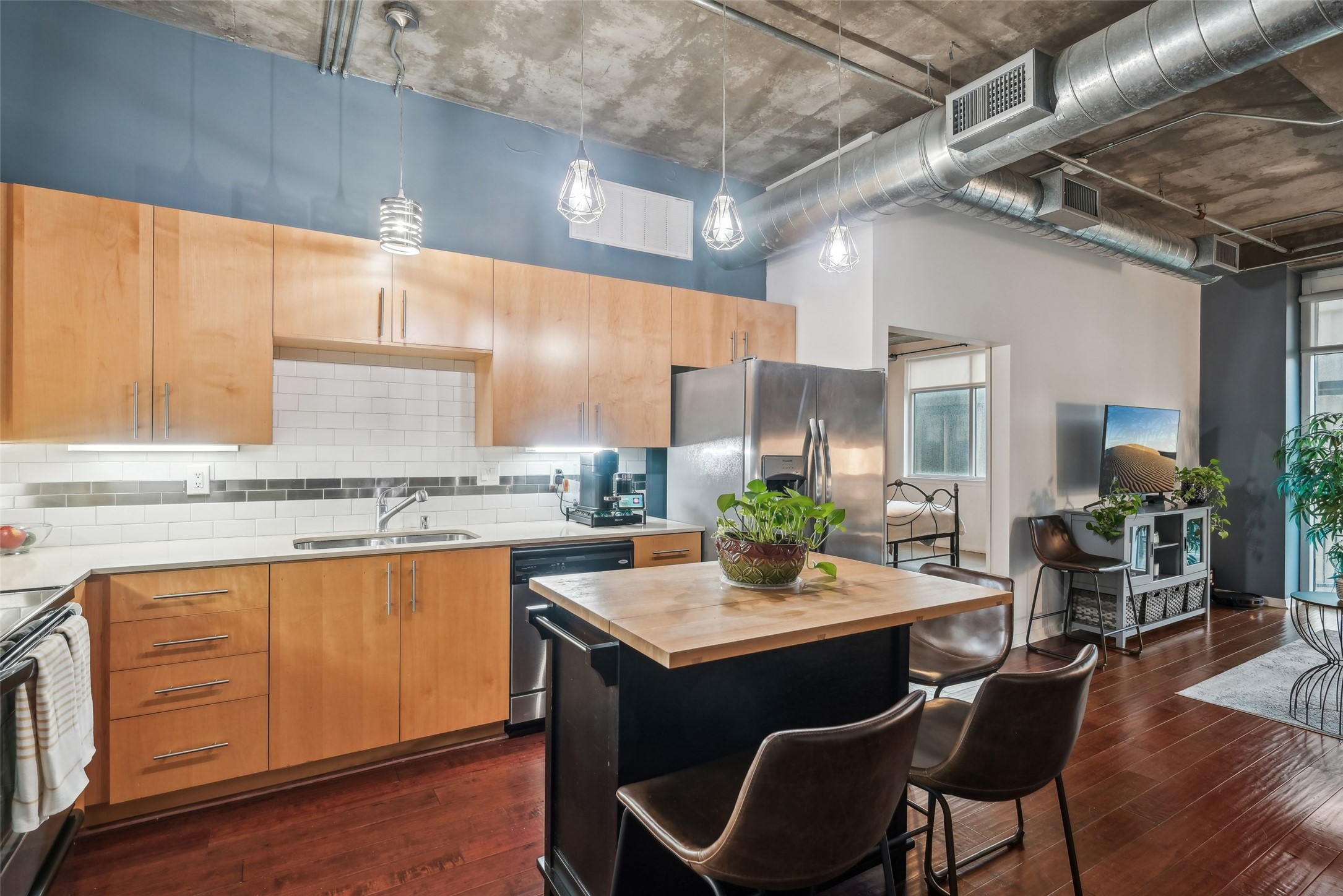 1001 Belleview Street 403