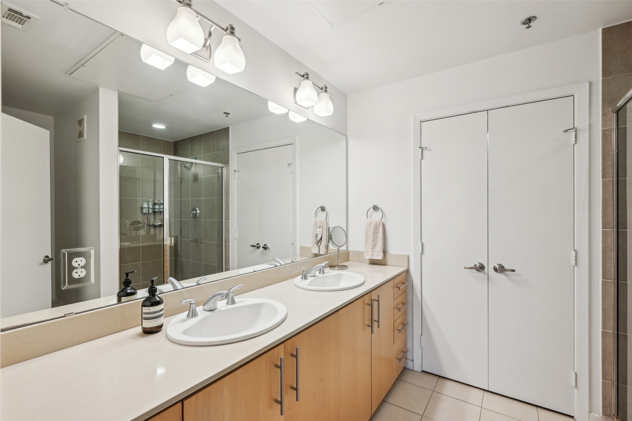 1001 Belleview Street 403