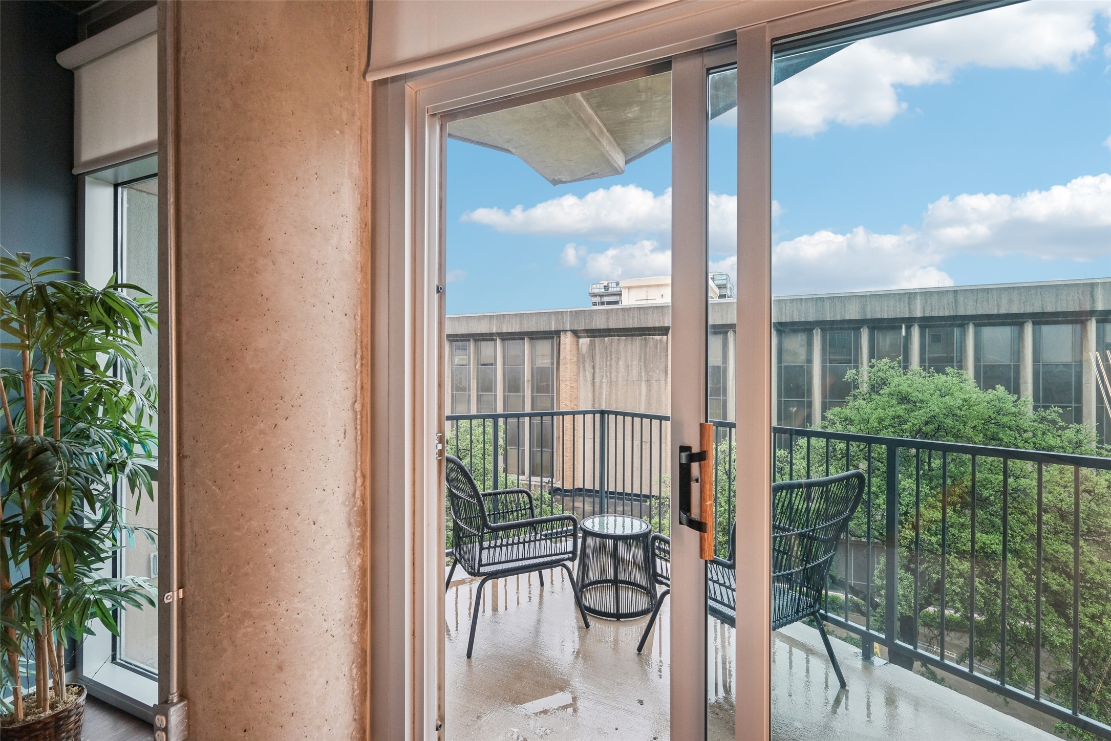 1001 Belleview Street 403