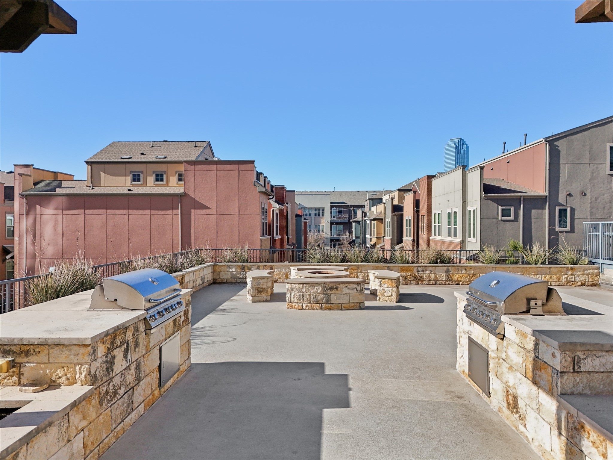 1001 Belleview Street 403