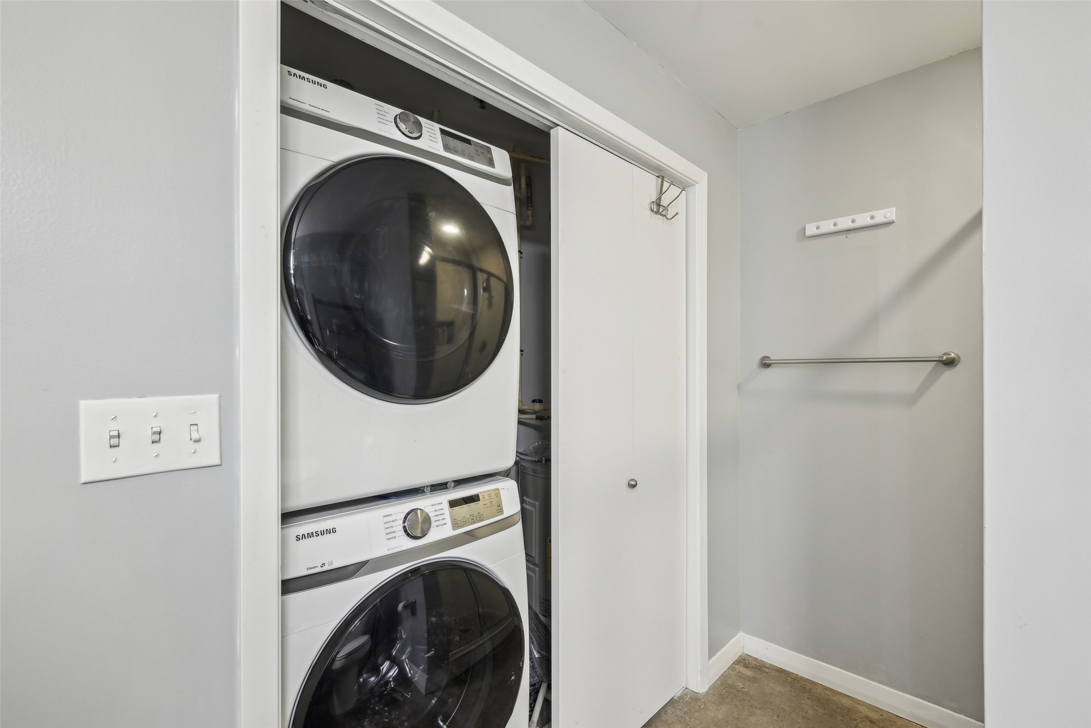 1001 Belleview Street 403