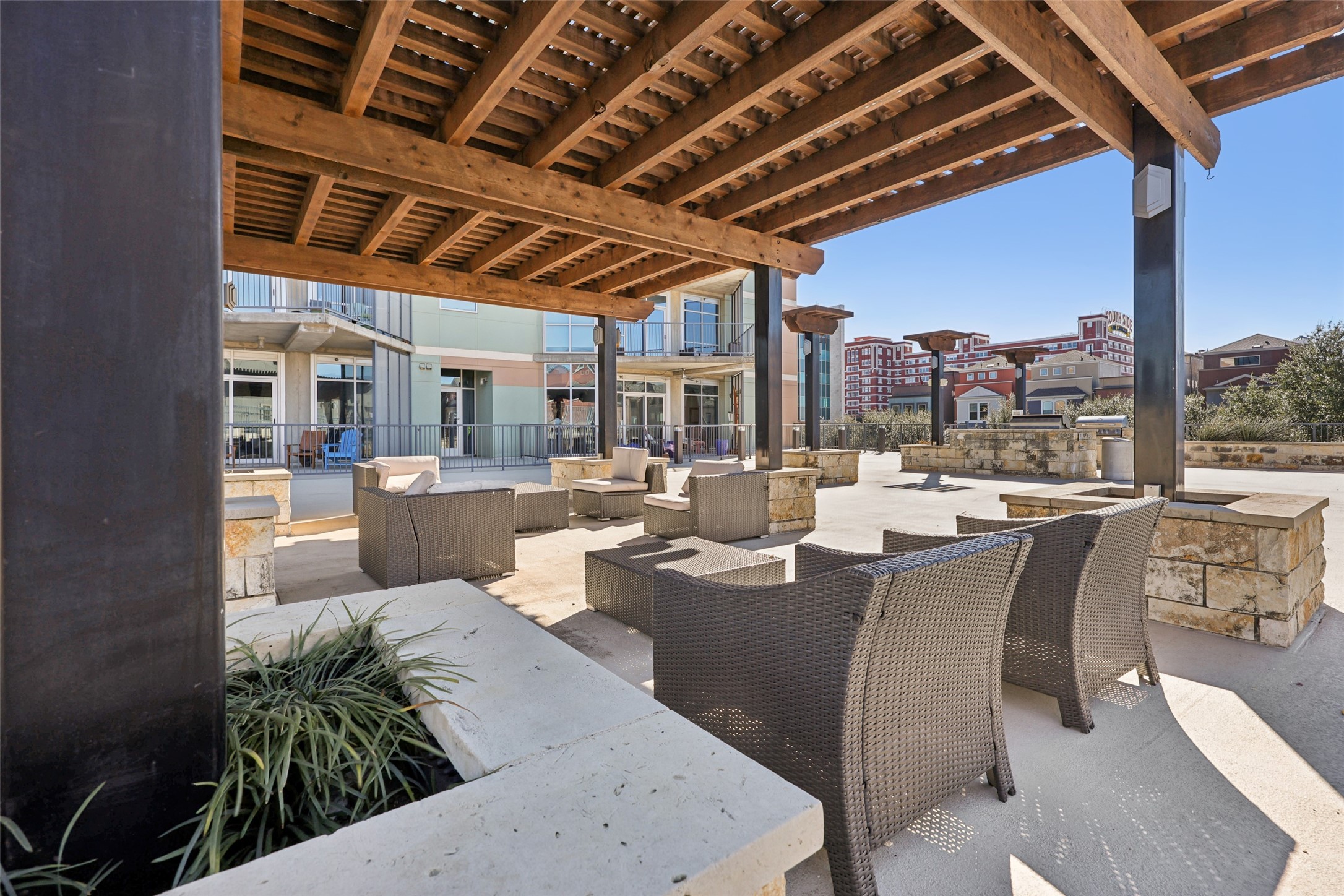 1001 Belleview Street 403