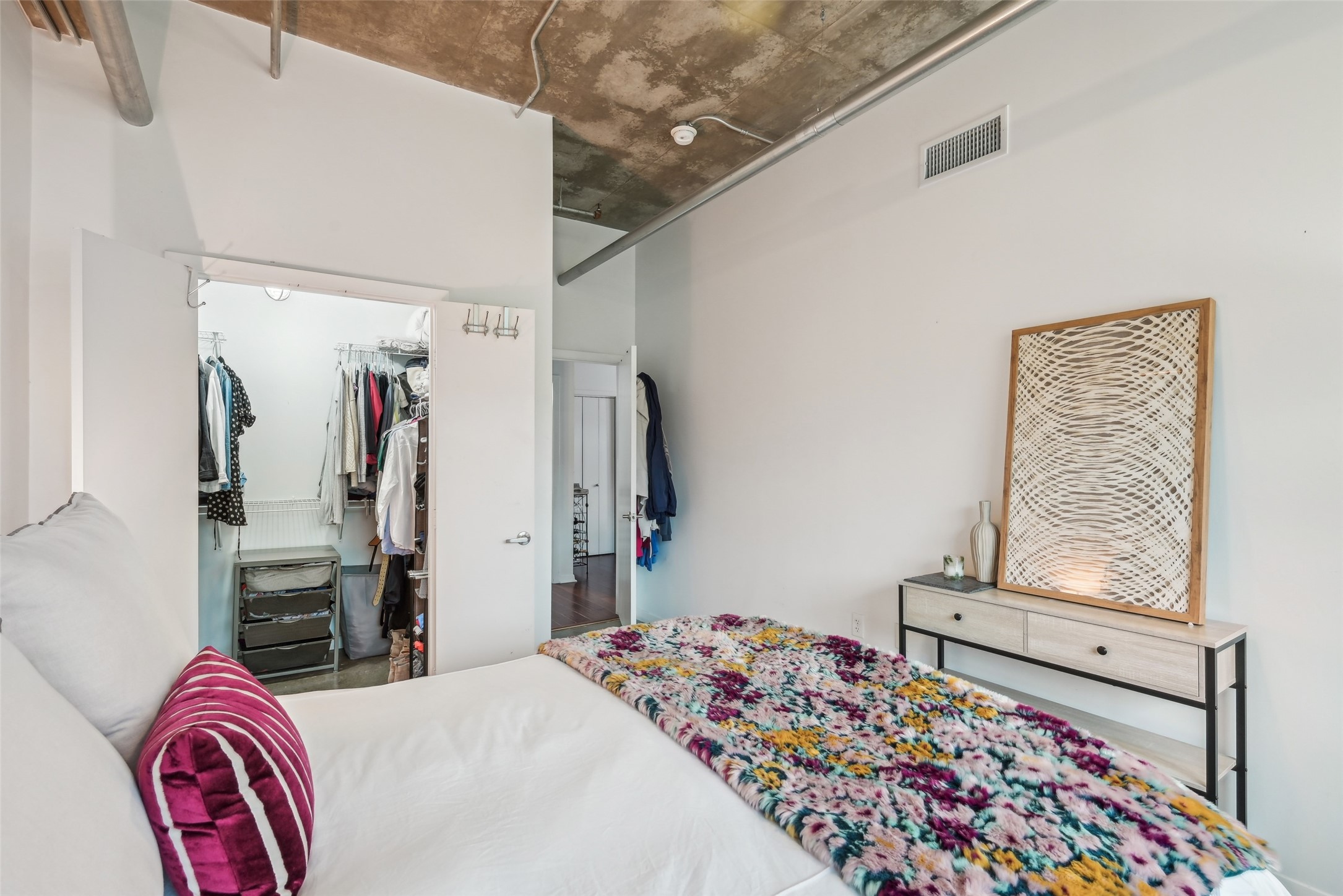 1001 Belleview Street 403