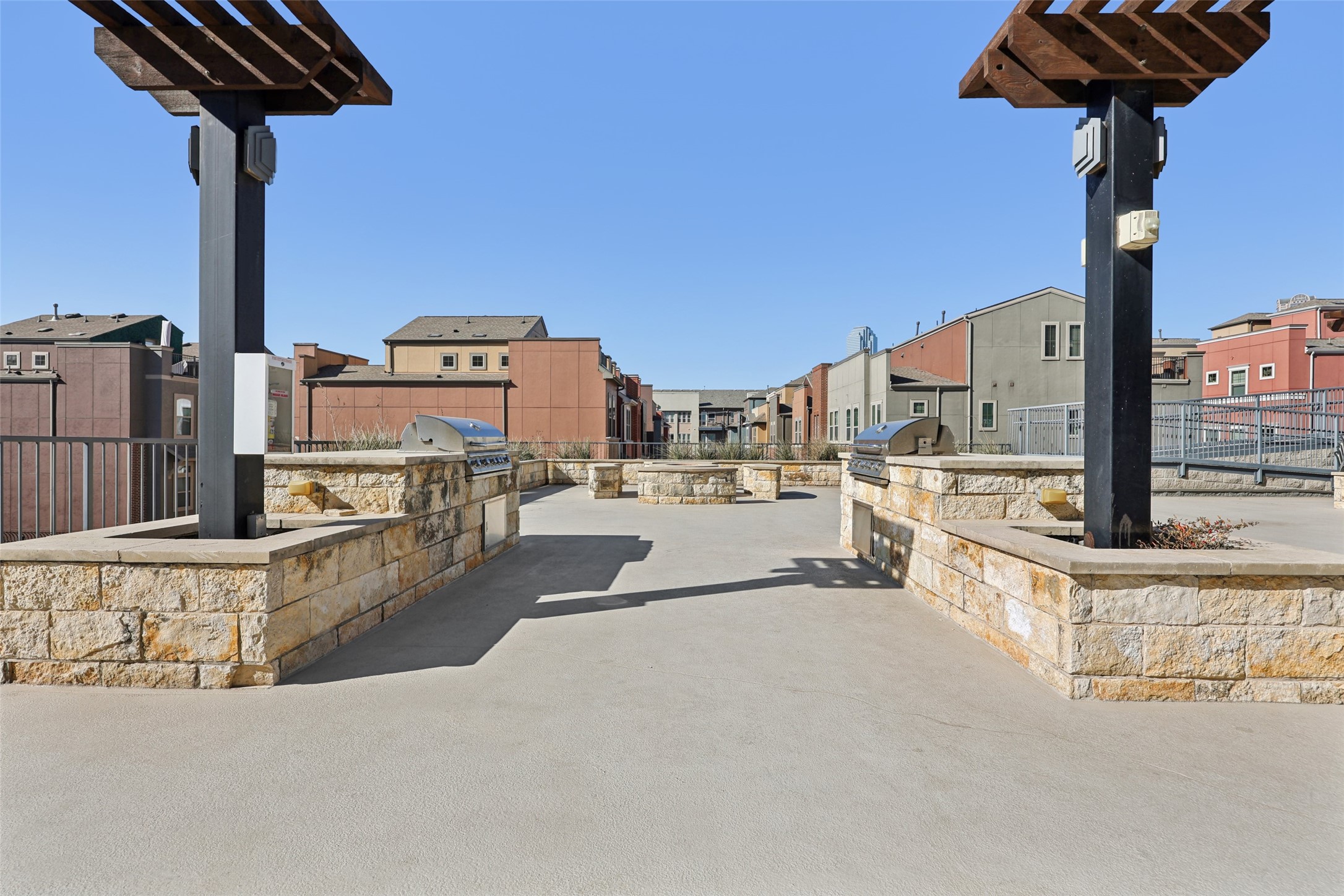 1001 Belleview Street 403