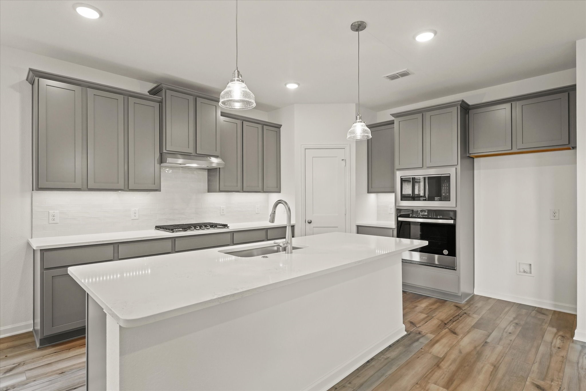 1900 Twisted Tree Lane