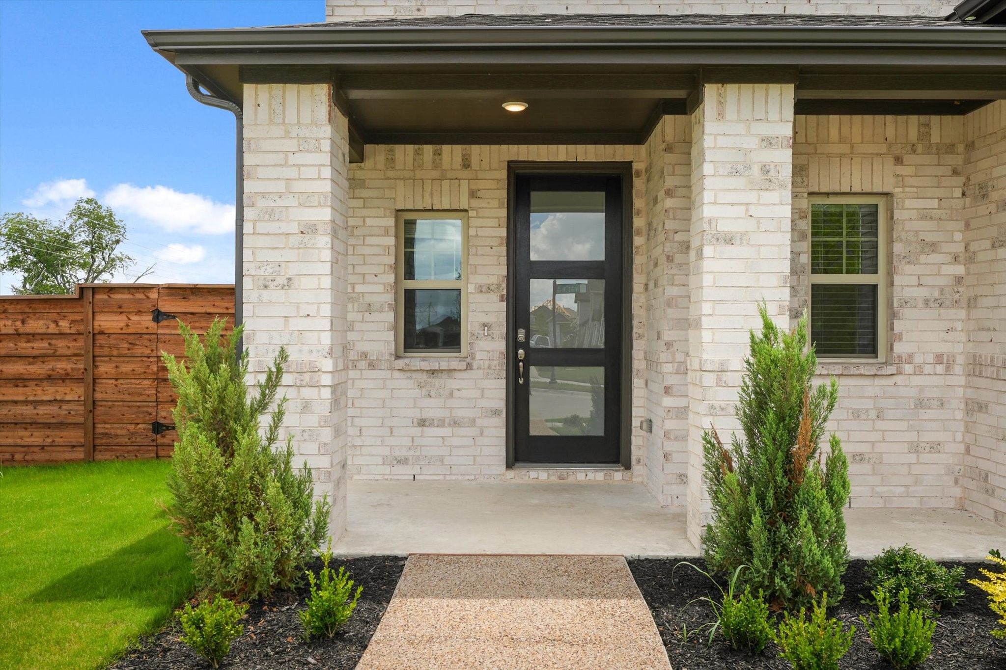 1900 Twisted Tree Lane