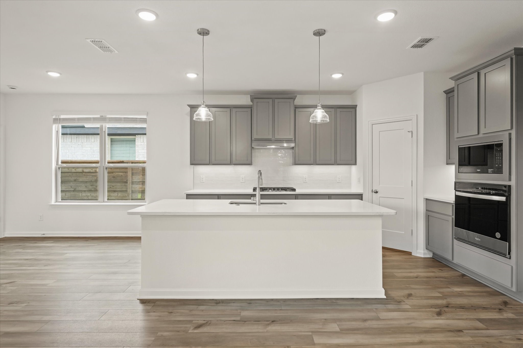 1900 Twisted Tree Lane