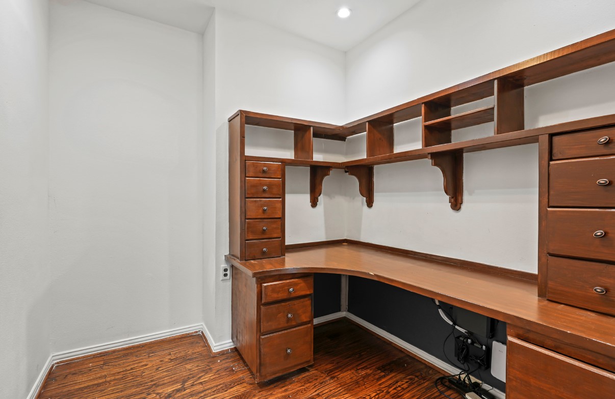 11911 Edgestone Road