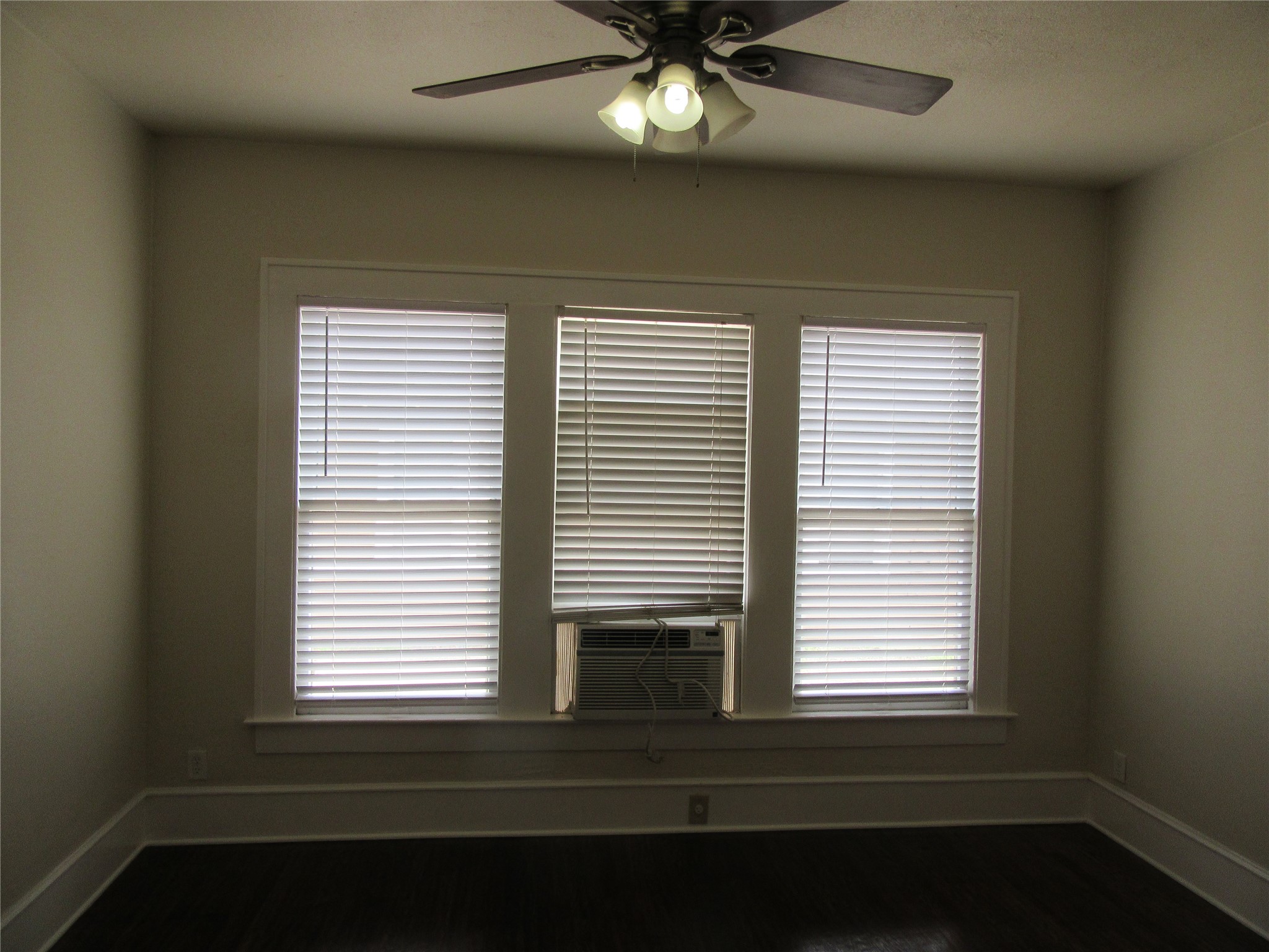 5602 Tremont Street 1