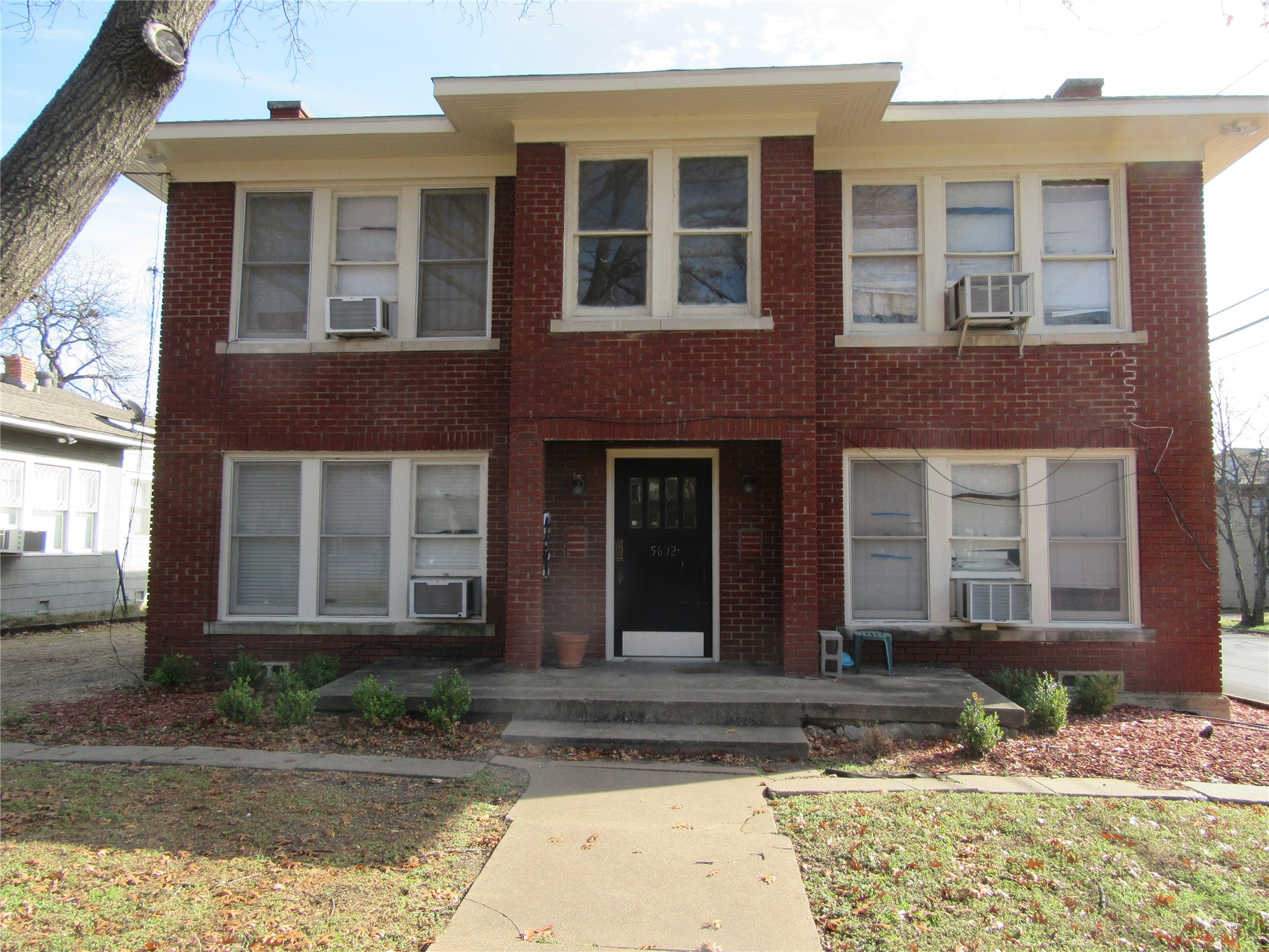 5602 Tremont Street 1