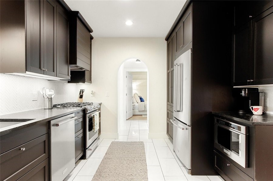 4132 Pershing Avenue