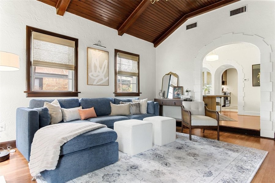 4132 Pershing Avenue