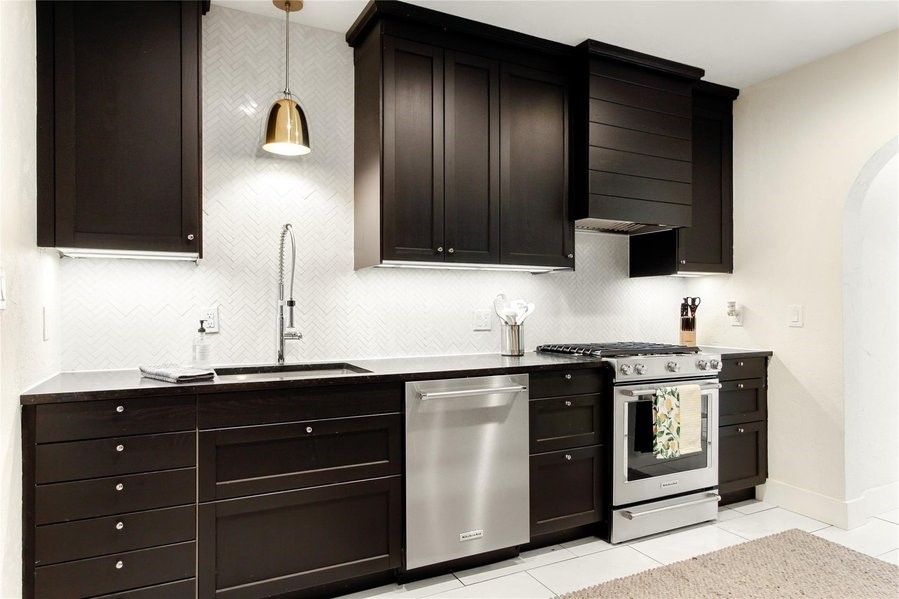 4132 Pershing Avenue