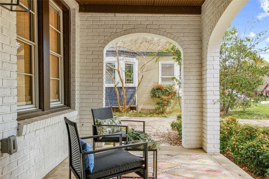 4132 Pershing Avenue