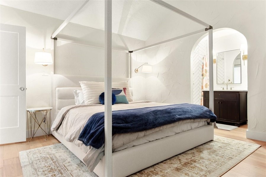 4132 Pershing Avenue