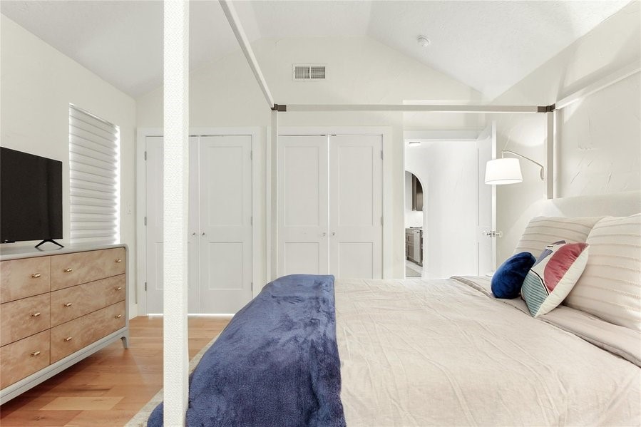 4132 Pershing Avenue