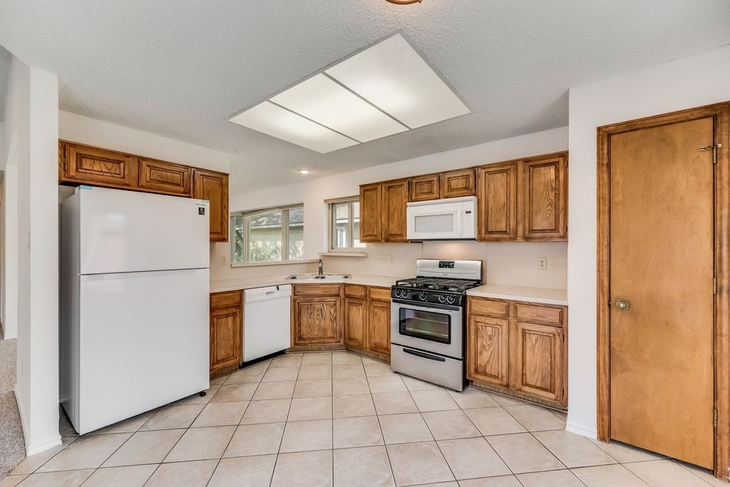 2031 Lansdown Drive