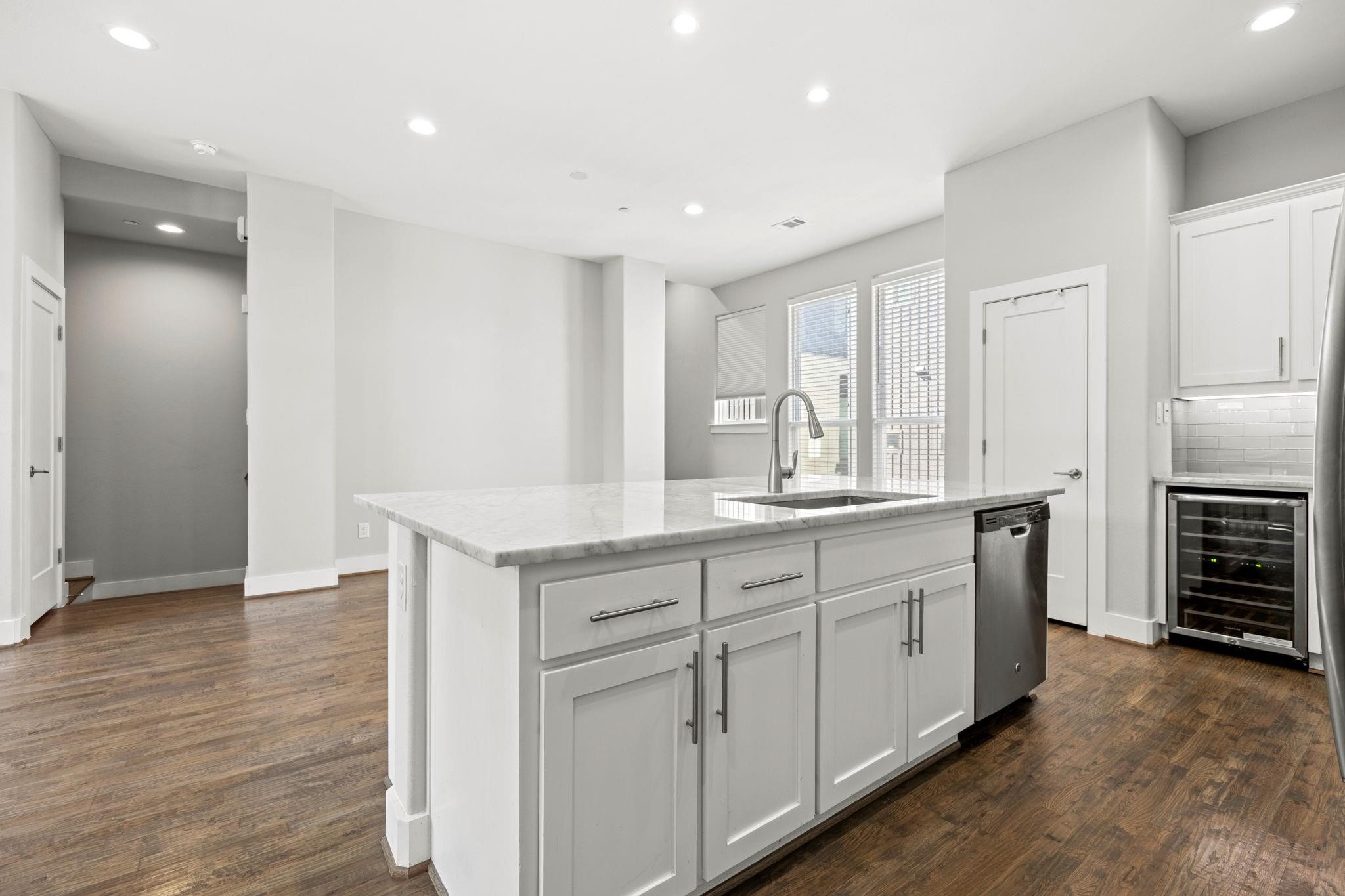 4690 Monarch Street 20